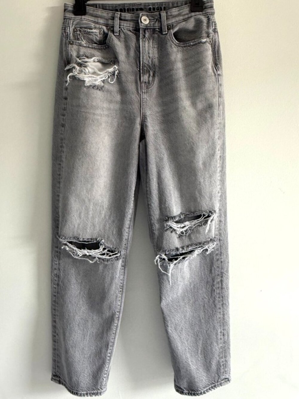 American Eagle Distressed Gray Jeans Size 4 High Rise Straight Leg